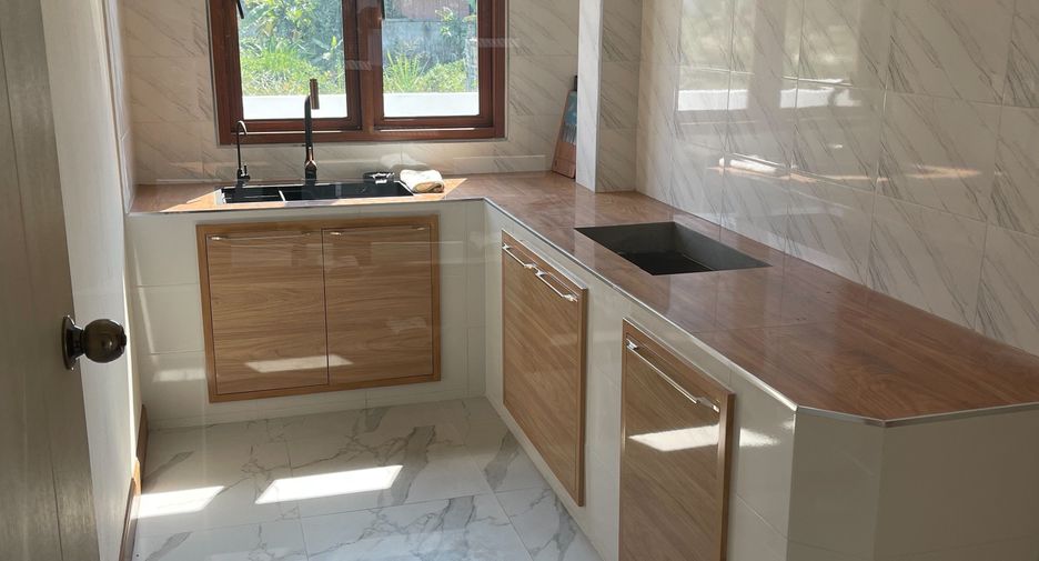 Casa en venta de 3 habitaciones en San Kamphaeng, Chiang Mai