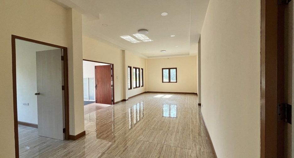 Casa en venta de 3 habitaciones en San Kamphaeng, Chiang Mai