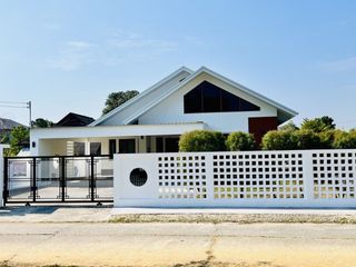 Casa en venta de 3 habitaciones en San Kamphaeng, Chiang Mai