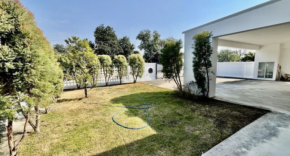 Casa en venta de 3 habitaciones en San Kamphaeng, Chiang Mai