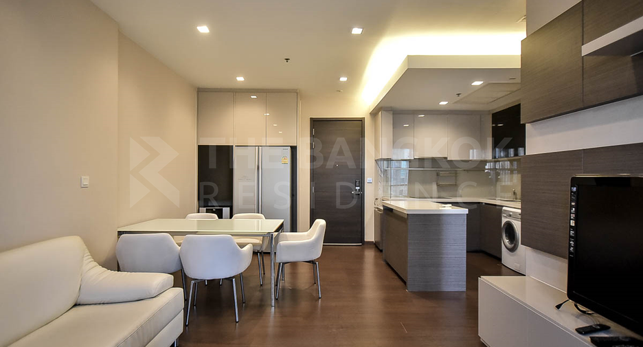 For rent 2 bedrooms condo in Huai Khwang, Bangkok