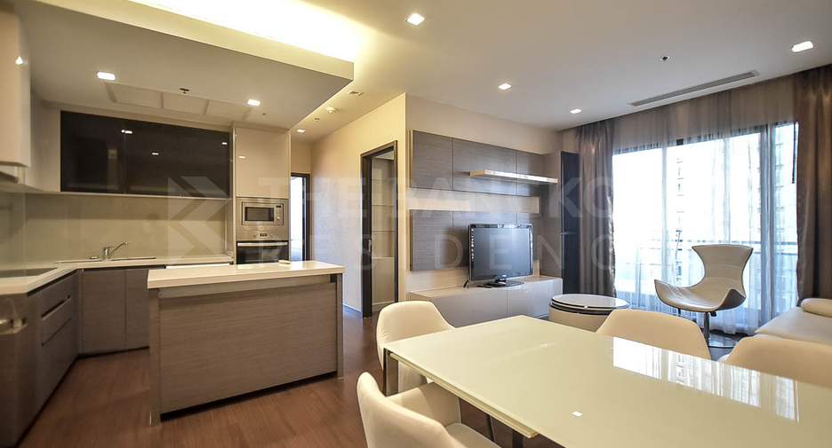 For rent 2 bedrooms condo in Huai Khwang, Bangkok