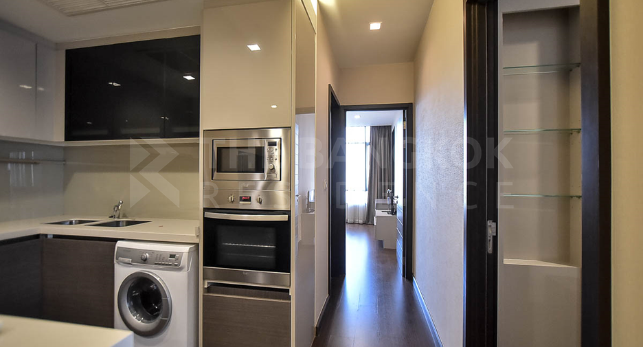 For rent 2 bedrooms condo in Huai Khwang, Bangkok