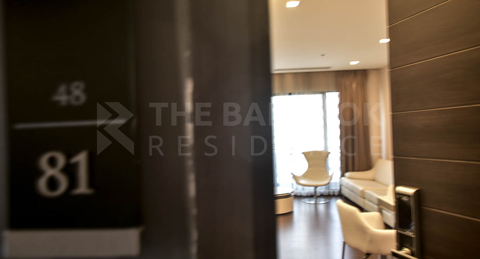 For rent 2 bedrooms condo in Huai Khwang, Bangkok