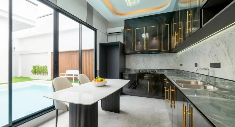 Casa en alquiler y en venta de 3 habitaciones en Bang Lamung, Chonburi