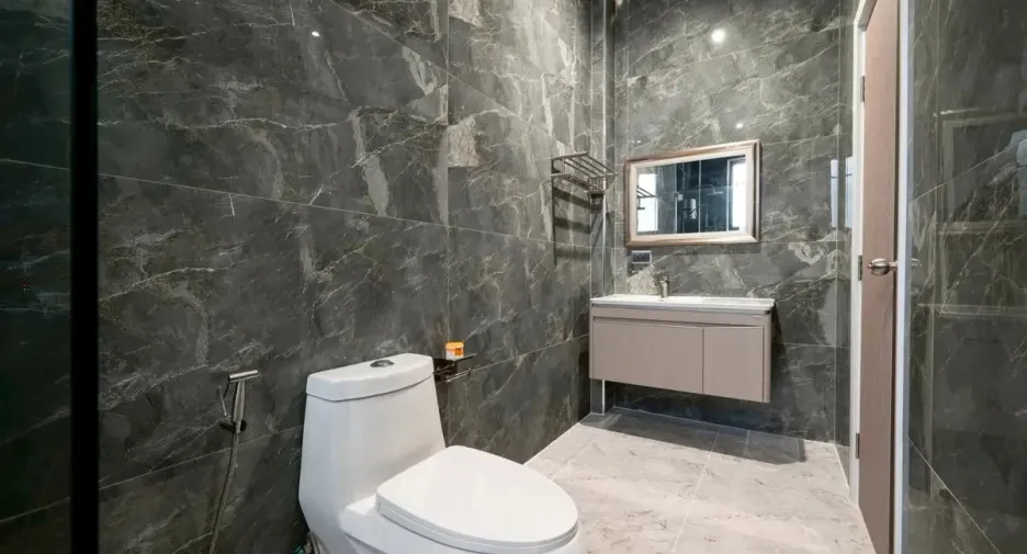 Casa en alquiler y en venta de 3 habitaciones en Bang Lamung, Chonburi