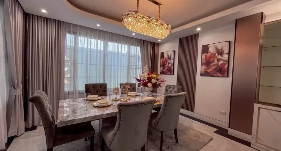 Casa en alquiler y en venta de 3 habitaciones en Bang Lamung, Chonburi