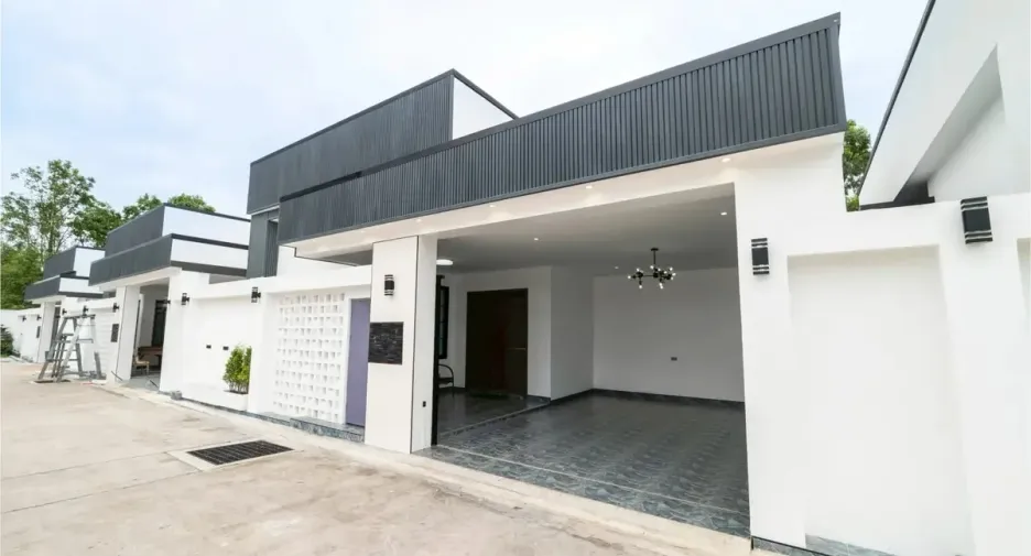 Casa en alquiler y en venta de 3 habitaciones en Bang Lamung, Chonburi