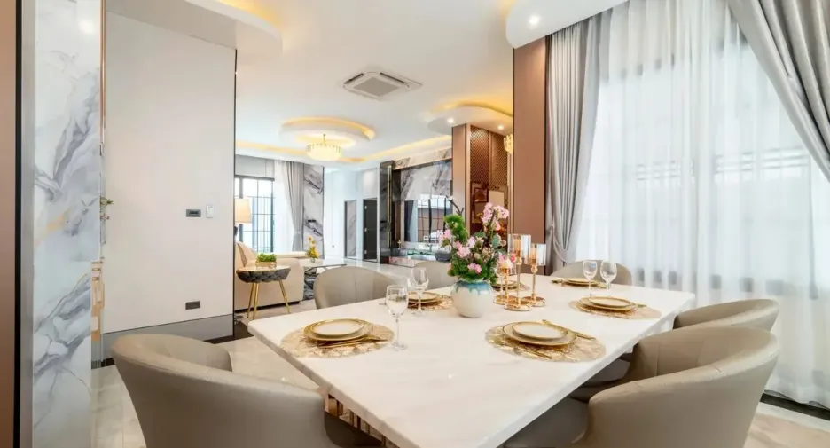 Casa en alquiler y en venta de 3 habitaciones en Bang Lamung, Chonburi