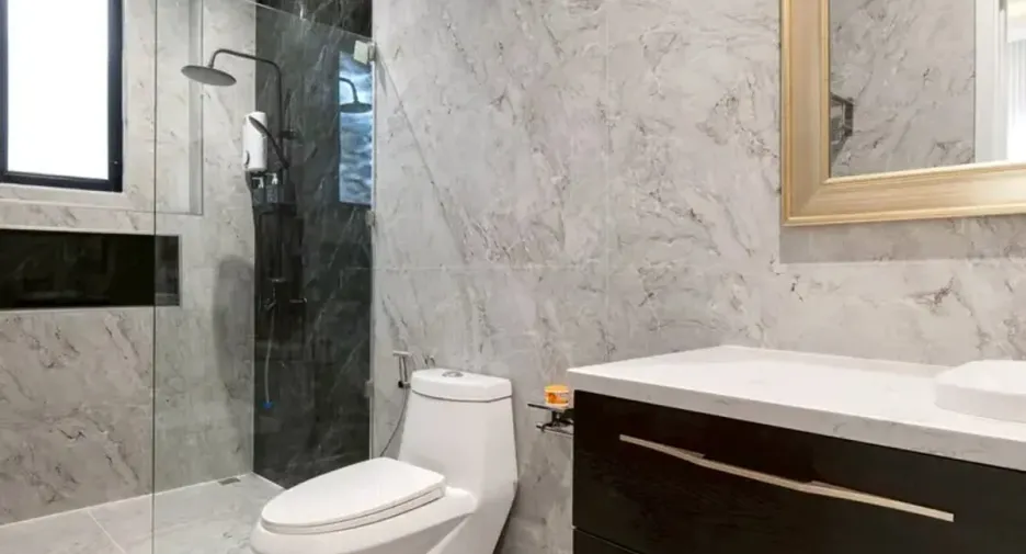 Casa en alquiler y en venta de 3 habitaciones en Bang Lamung, Chonburi