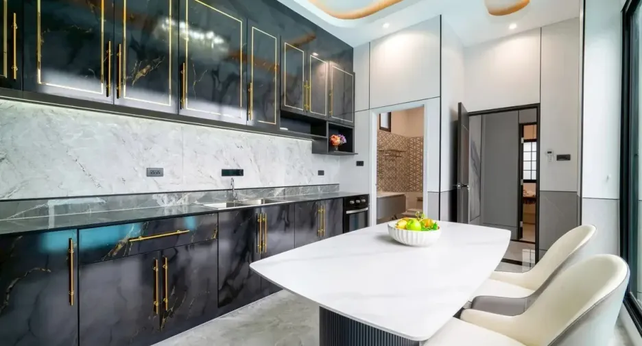 Casa en alquiler y en venta de 3 habitaciones en Bang Lamung, Chonburi