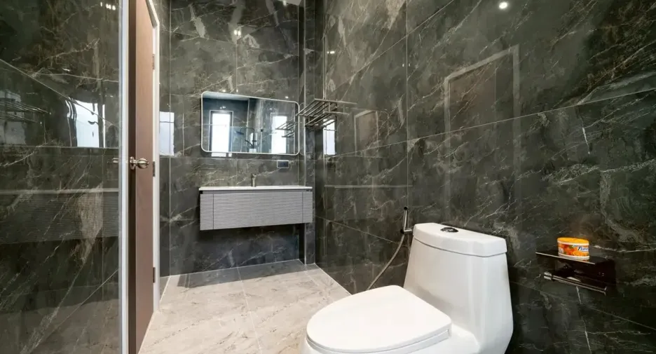 Casa en alquiler y en venta de 3 habitaciones en Bang Lamung, Chonburi