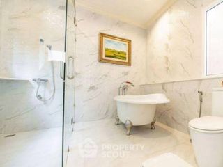 À vendre 4 chambres villa à Bang Lamung, Chonburi