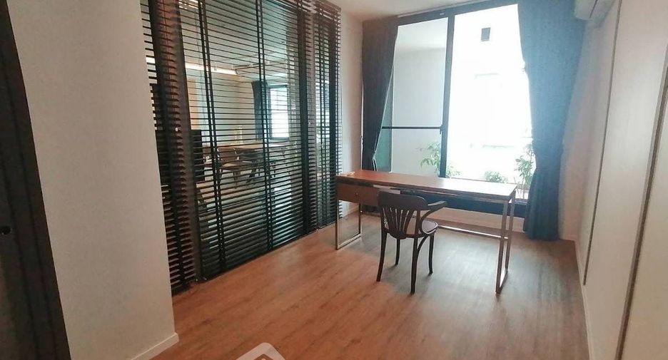 For rent 3 bedrooms apartment in Watthana, Bangkok
