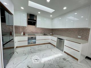 Аренда 5 спальни кондо в Банг Ламунг, Чонбури