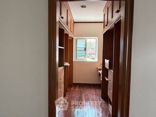 For rent 4 bedrooms house in Suan Luang, Bangkok
