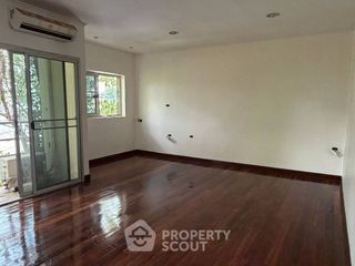 For rent 4 bedrooms house in Suan Luang, Bangkok