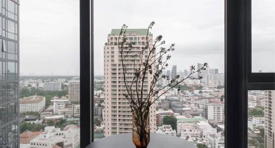 À louer 3 chambres condo à Sathon, Bangkok