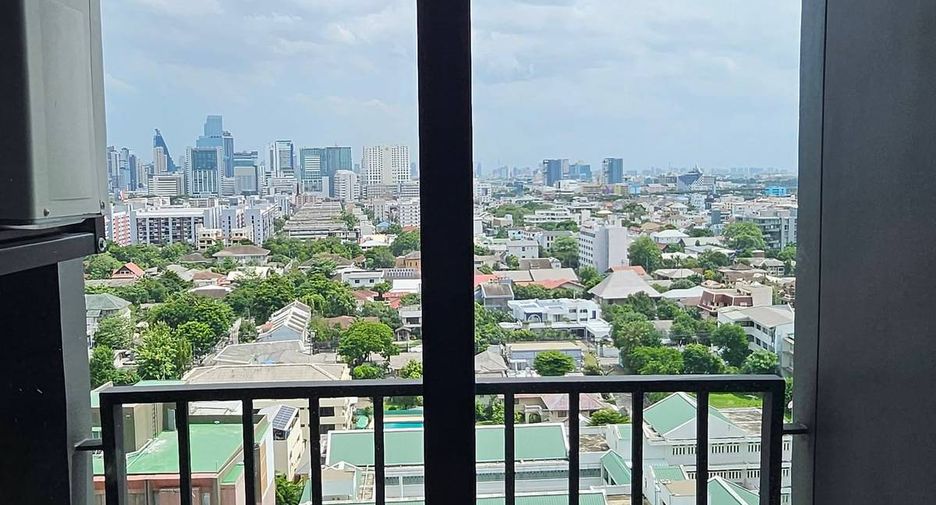 For rent 2 bedrooms condo in Phaya Thai, Bangkok
