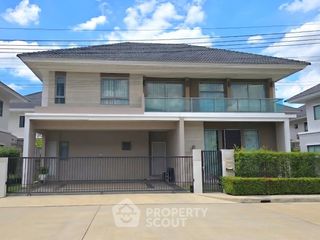 For rent 4 ベッドルーム house in Saphan Sung, Bangkok