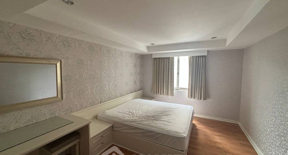 Condo en alquiler de 3 habitaciones en Watthana, Bangkok