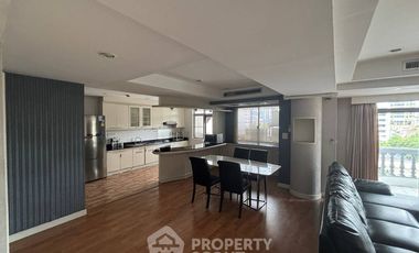 Condo en alquiler de 3 habitaciones en Watthana, Bangkok