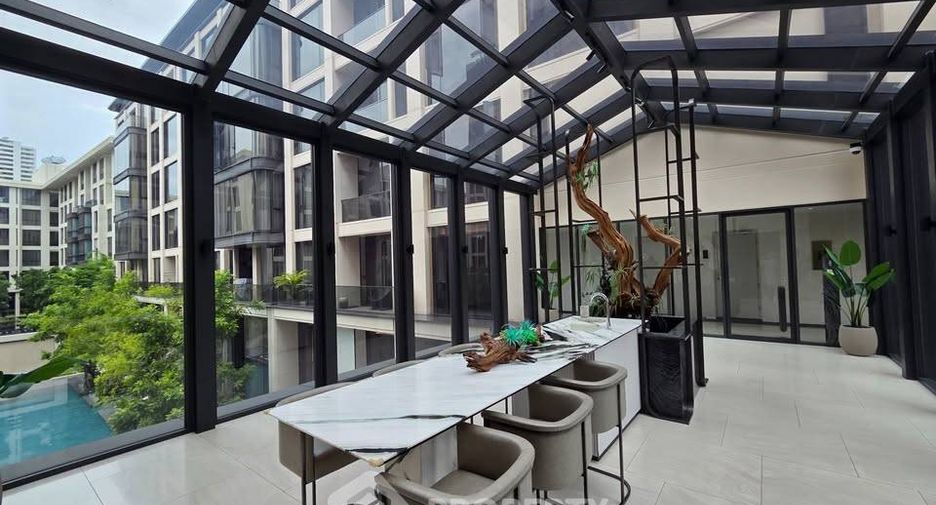 For rent 2 bedrooms condo in Watthana, Bangkok