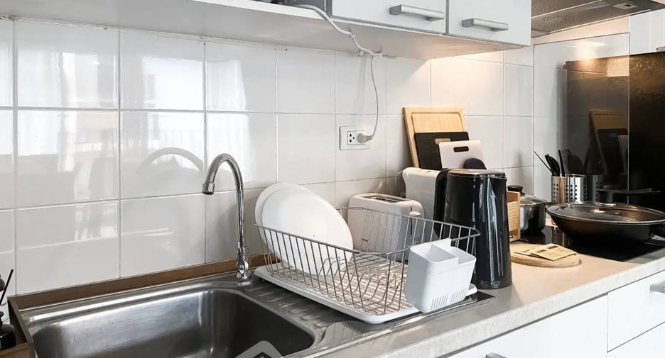 For rent 1 bed condo in Watthana, Bangkok