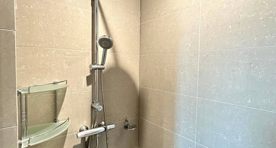 Wohnung zur Miete mit 1 Zimmer in Pathum Wan, Bangkok
