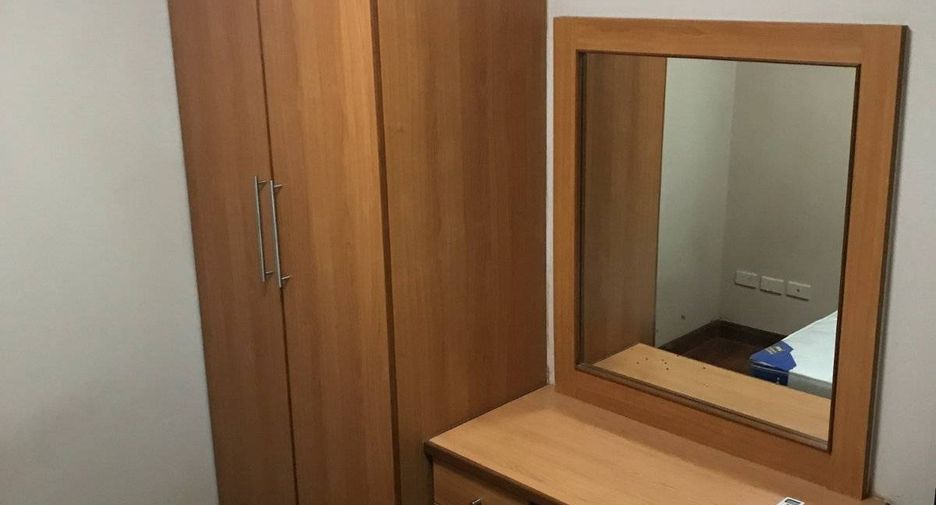 For rent 2 bedrooms condo in Pathum Wan, Bangkok