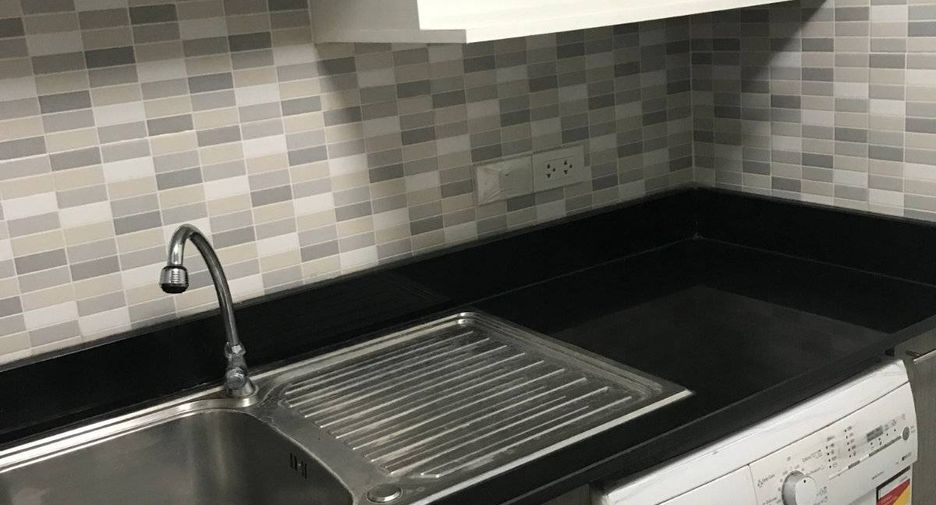 For rent 2 bedrooms condo in Pathum Wan, Bangkok
