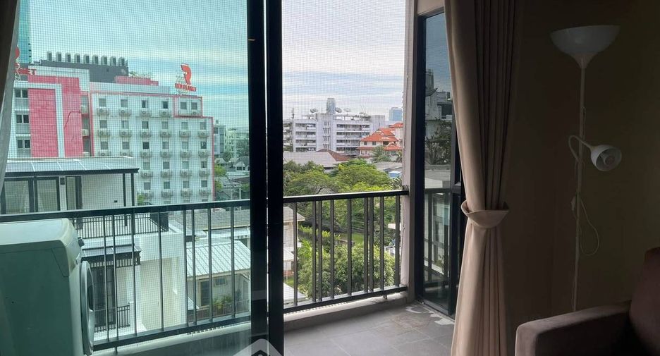 For rent 1 bed condo in Khlong Toei, Bangkok