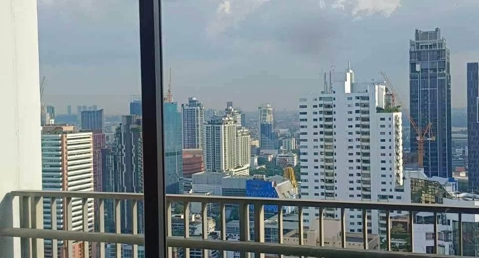 For rent 2 bedrooms condo in Watthana, Bangkok