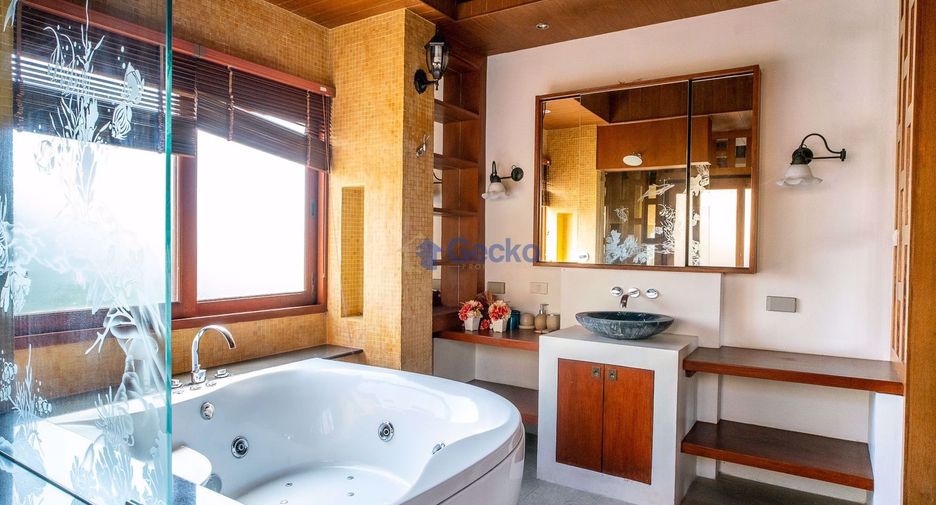 À louer et à vendre 4 chambres maison à Jomtien, Pattaya