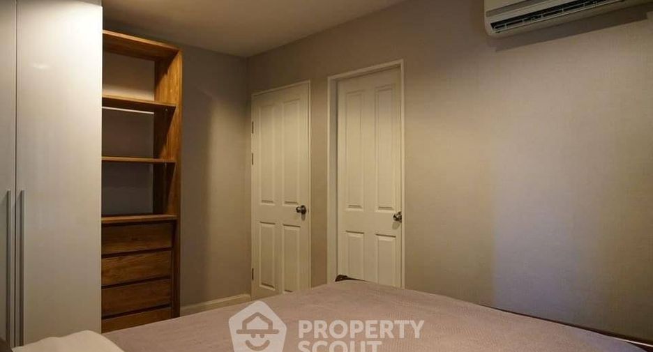 For rent 2 bedrooms condo in Huai Khwang, Bangkok