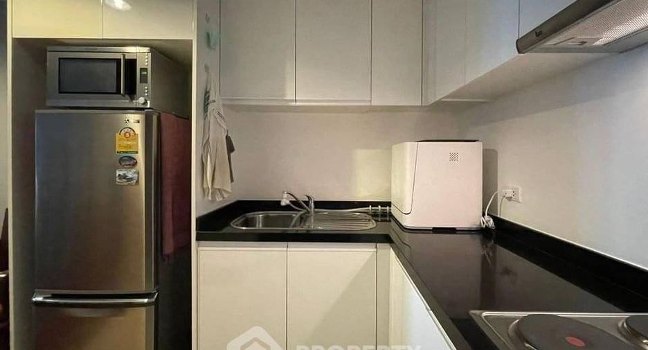 For rent 2 bedrooms condo in Huai Khwang, Bangkok