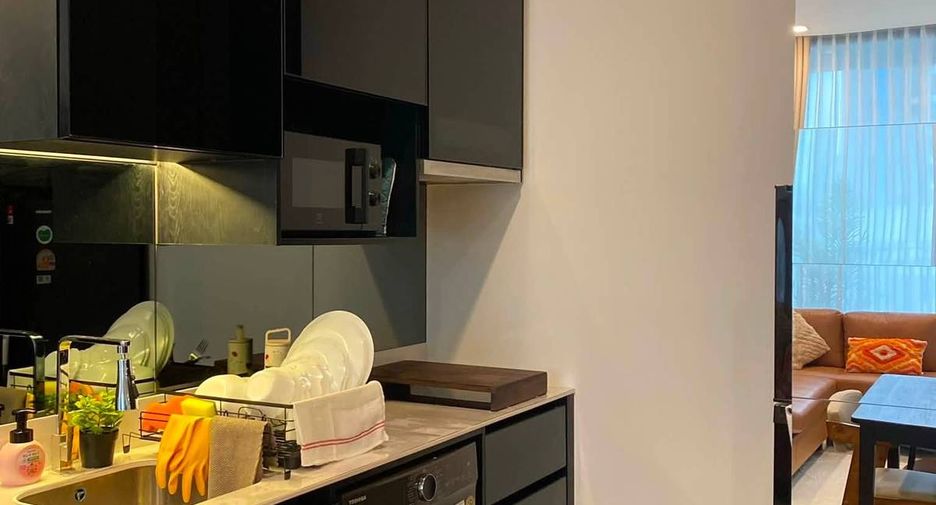 For rent 1 bed condo in Phaya Thai, Bangkok