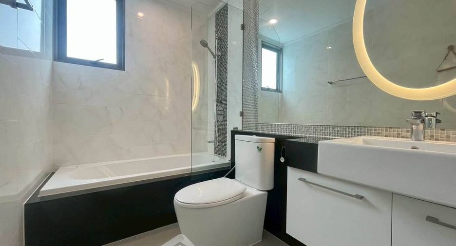 For rent 2 bedrooms condo in Watthana, Bangkok