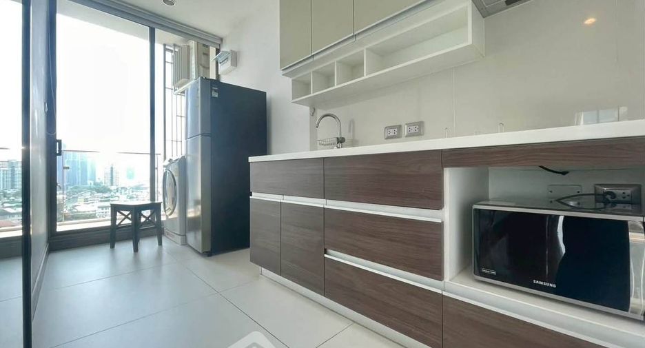 For rent 2 bedrooms condo in Watthana, Bangkok