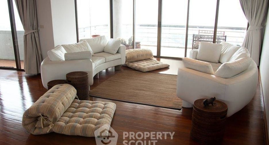 For rent 3 bedrooms condo in Phra Nakhon, Bangkok