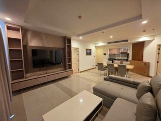 For rent 3 bedrooms condo in Huai Khwang, Bangkok