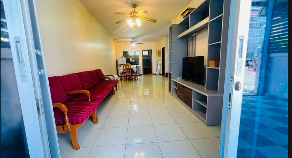 For rent 3 bedrooms townhouse in Mueang Phuket, Phuket