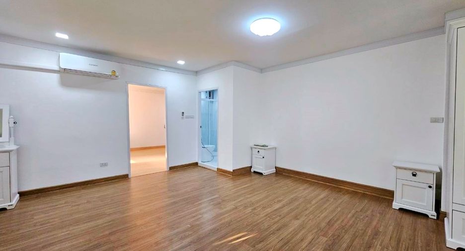 For rent 2 ベッドルーム condo in Watthana, Bangkok