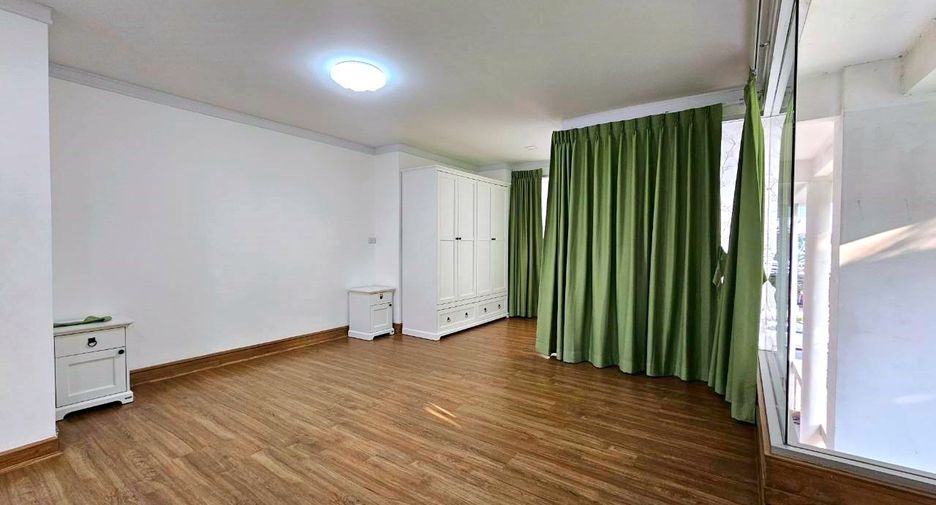 For rent 2 ベッドルーム condo in Watthana, Bangkok