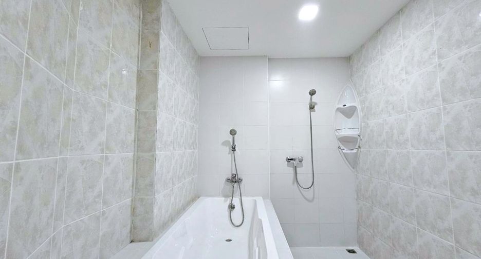 For rent 2 ベッドルーム condo in Watthana, Bangkok