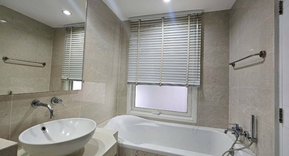 Condo en alquiler de 2 habitaciones en Khlong Toei, Bangkok