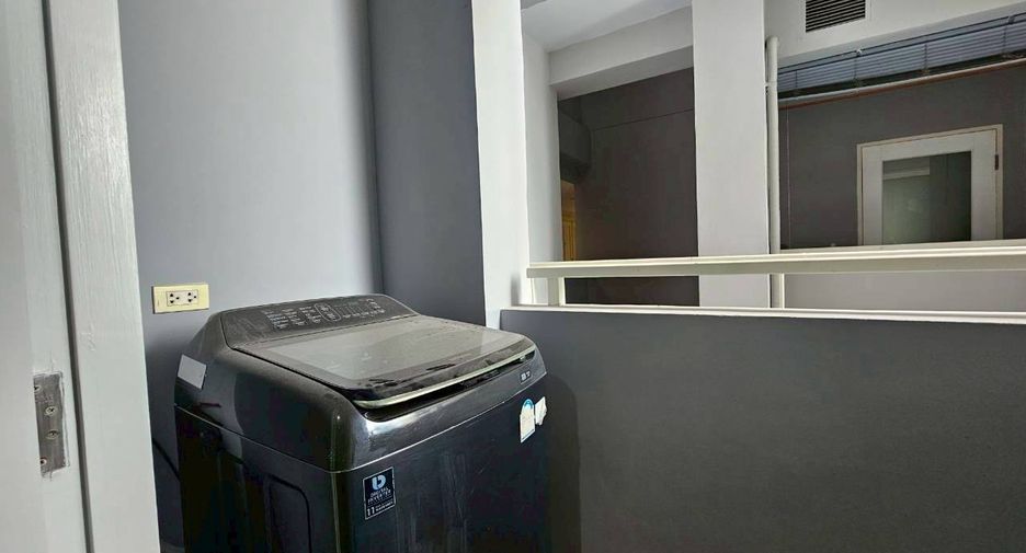 Condo en alquiler de 2 habitaciones en Khlong Toei, Bangkok