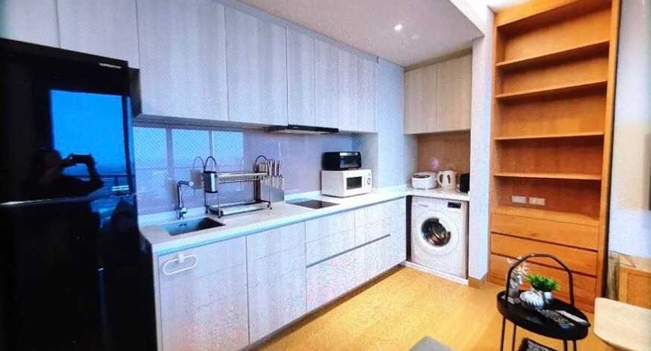 For rent 2 bedrooms condo in Khlong Toei, Bangkok