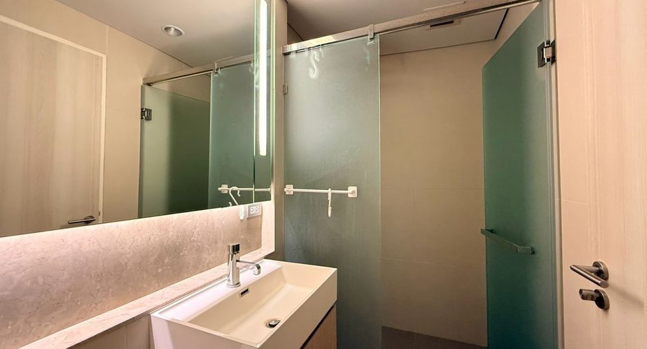 Wohnung zur Miete mit 2 Zimmer in Khlong Toei, Bangkok