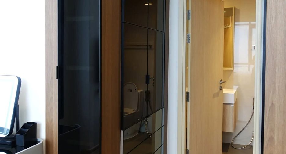 Condo en alquiler y en venta de 2 habitaciones en Watthana, Bangkok